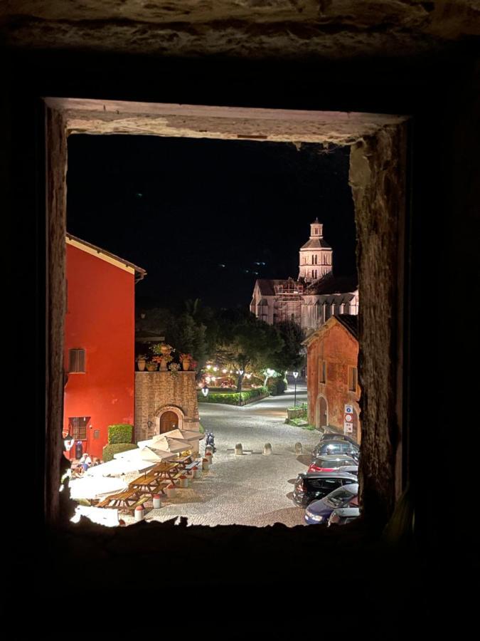 Alloggio La Torre Fossanova Priverno Kültér fotó